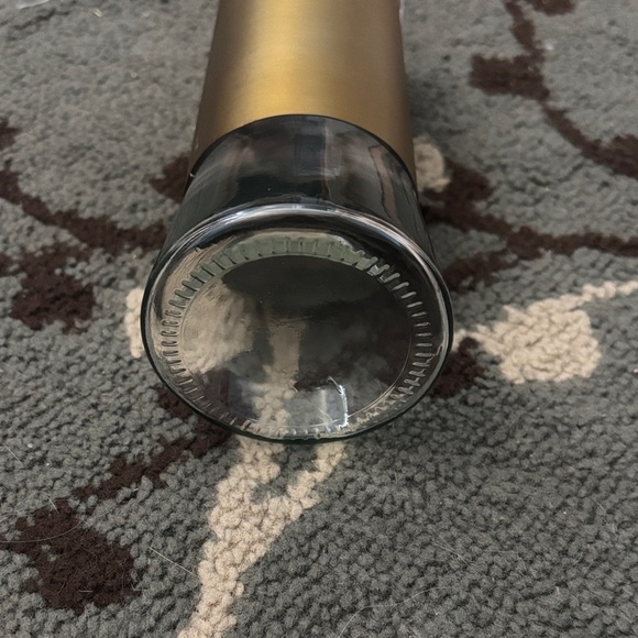 Stylish Gold and Clear Oil Dispenser - Picture 4 of 5